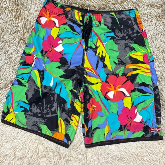 Quicksilver Surf Boardshorts Floral & UnderArmour Shorts - Picture 3 of 10